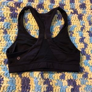 lululemon black invigorate bra size 6